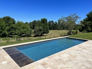 حمّام سباحة خارجي