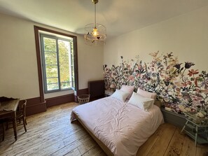 3 عدّة غرف نوم ومكواة/لوح كي وسرير سفر وواي فاي مجانًا