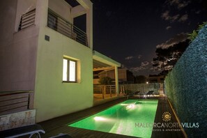 Pool - Villa Mediterranea by Mallorca North Villas (Platja de Muro)