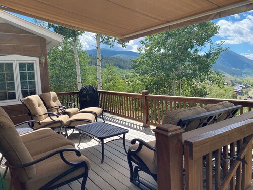 Family mountain getaway- endless recreation opportunities all within 20 minutes!