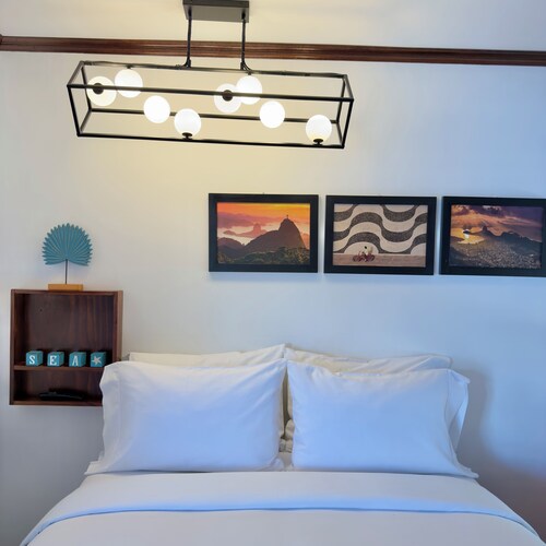 Deluxe Art Gallery Loft (Free Parking)