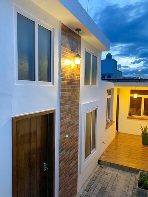 Exterior detail - Deluxe Art Gallery Loft (Free Parking) (Quetzaltenango)