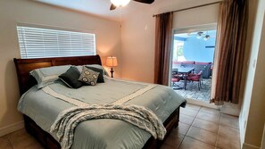 3 bedrooms, desk, iron/ironing board, travel cot - Seaside Oasis! Dog-Friendly, Waterfront, Private Dock, Saltwater Pool & Spa, (Apollo Beach)