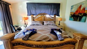 4 bedrooms, desk, iron/ironing board, travel cot