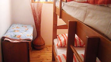 2 chambres, fer et planche Ă repasser, Wi-Fi gratuit, draps fournis