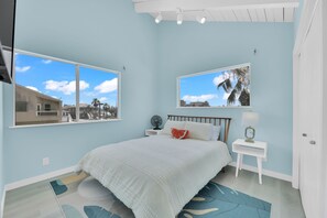 3 bedrooms, iron/ironing board, travel cot, free WiFi