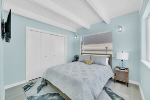 3 bedrooms, iron/ironing board, travel cot, free WiFi