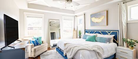 4 bedrooms, iron/ironing board, WiFi, bed sheets