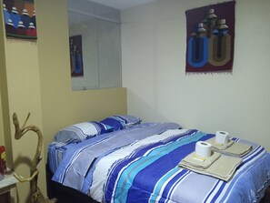 1 chambre, bureau, fer et planche Ă repasser, Wi-Fi gratuit