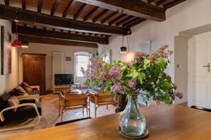 Living area - Lovely apartment for 4 people with WIFI, A/C (Cortona)