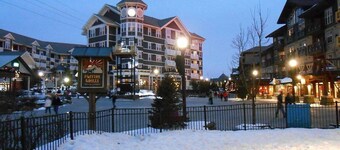 Ski In/Out - 2 Queen Bedrooms + 2 Bunk Beds - Perfect for  families with kids