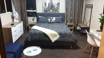 1 makuuhuone, työpöytä, silitysrauta/-lauta, ilmainen Wi-Fi