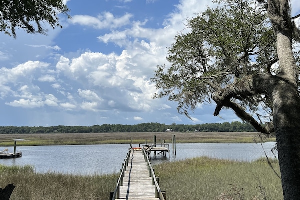 Fish, crab or bring your boat and enjoy Crooked River