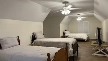 4 bedrooms, iron/ironing board, free WiFi, bed sheets