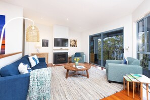 Smart TV, fireplace, foosball, table tennis - Between the ocean & the lake (Green Point)