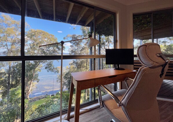 Interior - Between the ocean & the lake (Green Point)