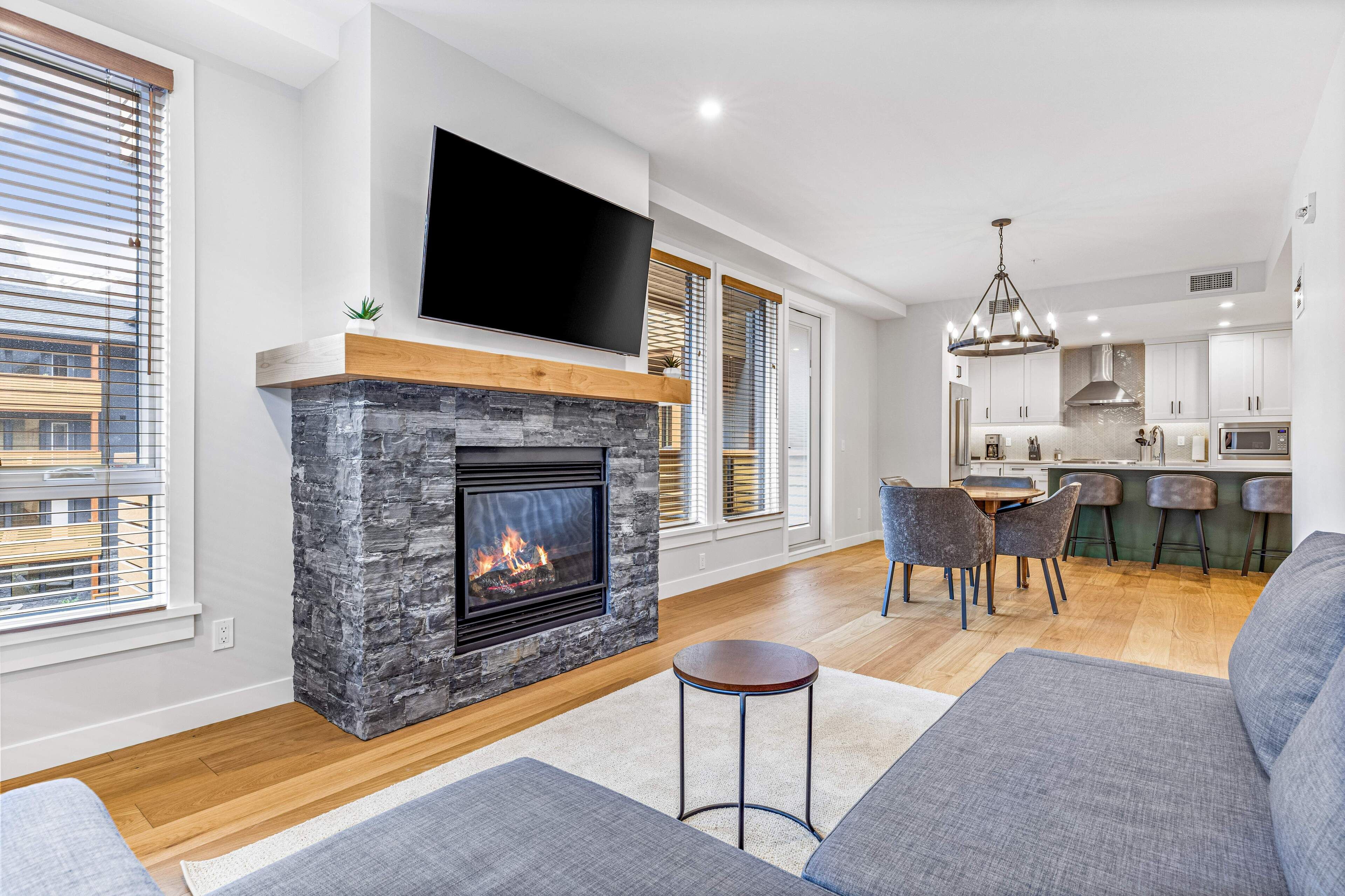 Televisión, chimenea