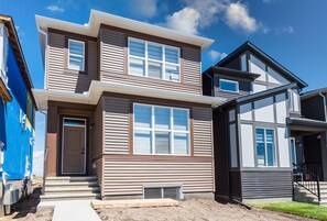 Exterior - Luxury cozy home in the south of Calgary (Calgary)