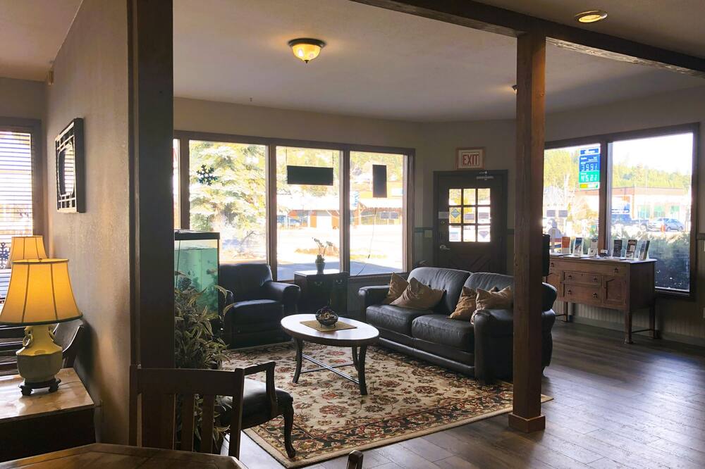 Timber Lodge Inn