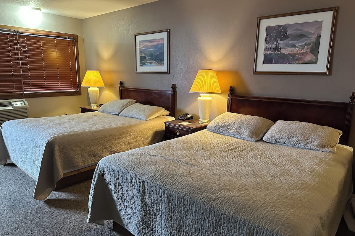 Family Double Room, 2 Queen Beds, Pets Allowed | Desk, laptop workspace, WiFi (free), bed sheets