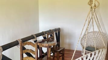 Economy Double Room | Living area