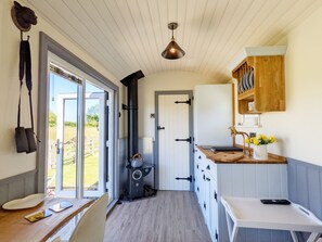 Kühlschrank, Mikrowelle, Ofen, Toaster