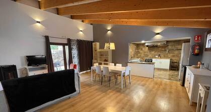 La Casa del Baile es Casa Encantadora de Estilo Moderno y Amplios Espacios