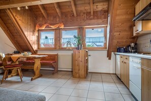 KylskÄp, ugn, spishÀll och kaffe- och tebryggare