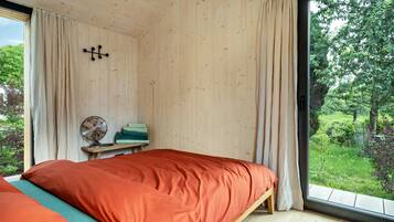 1 bedroom, desk, free WiFi, bed sheets