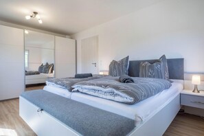 2 chambres, fer et planche à repasser, accès au Wi-Fi (inclus)