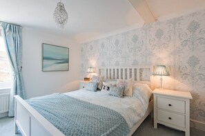 3 Schlafzimmer, Schreibtisch, Bügeleisen/Bügelbrett, Internetzugang