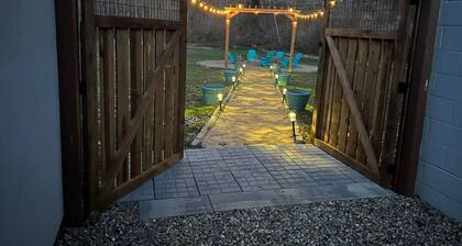 Play @ The Hideaway - hot tub, sauna, gymnasium