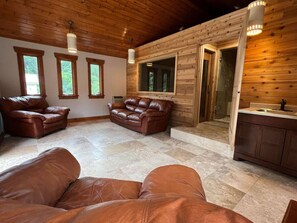 Televisión y chimenea 