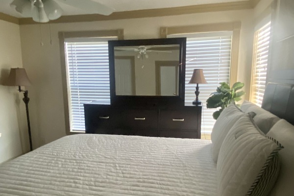 3 bedrooms, desk, iron/ironing board, WiFi