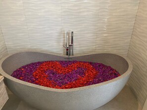 Bathtub