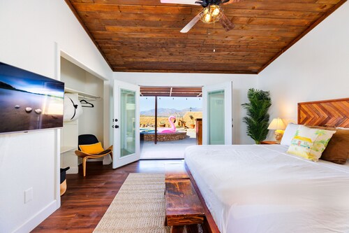 Pool, Spa, Suana, Theater, MiniGolf & Pet-friendly