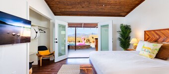 Pool, Spa, Suana, Theater, MiniGolf & Pet-friendly