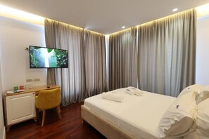 Habitación estándar doble | Ropa de cama hipoalergénica, minibar, caja fuerte