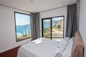 Ropa de cama hipoalergénica y minibar 