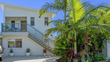 Bagian depan properti