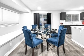 Dining - Modern 5-Star La Cantera Retreat w/ Private Hot Tub  Near Six Flags Fiesta Texas (San Antonio)