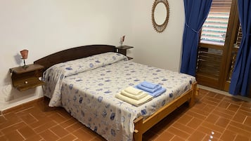 2 Schlafzimmer, Schreibtisch, BĂŒgeleisen/BĂŒgelbrett, kostenloses WLAN