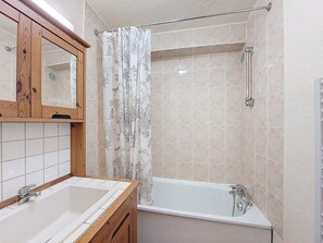 Bathroom - Functional studio, ski-in/out, south terrace (La Rosière)