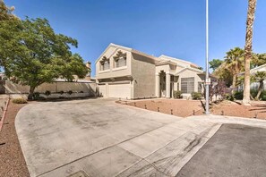 Exterior - Family Fun House with Hot Tub, Grill and Games (North Las Vegas)