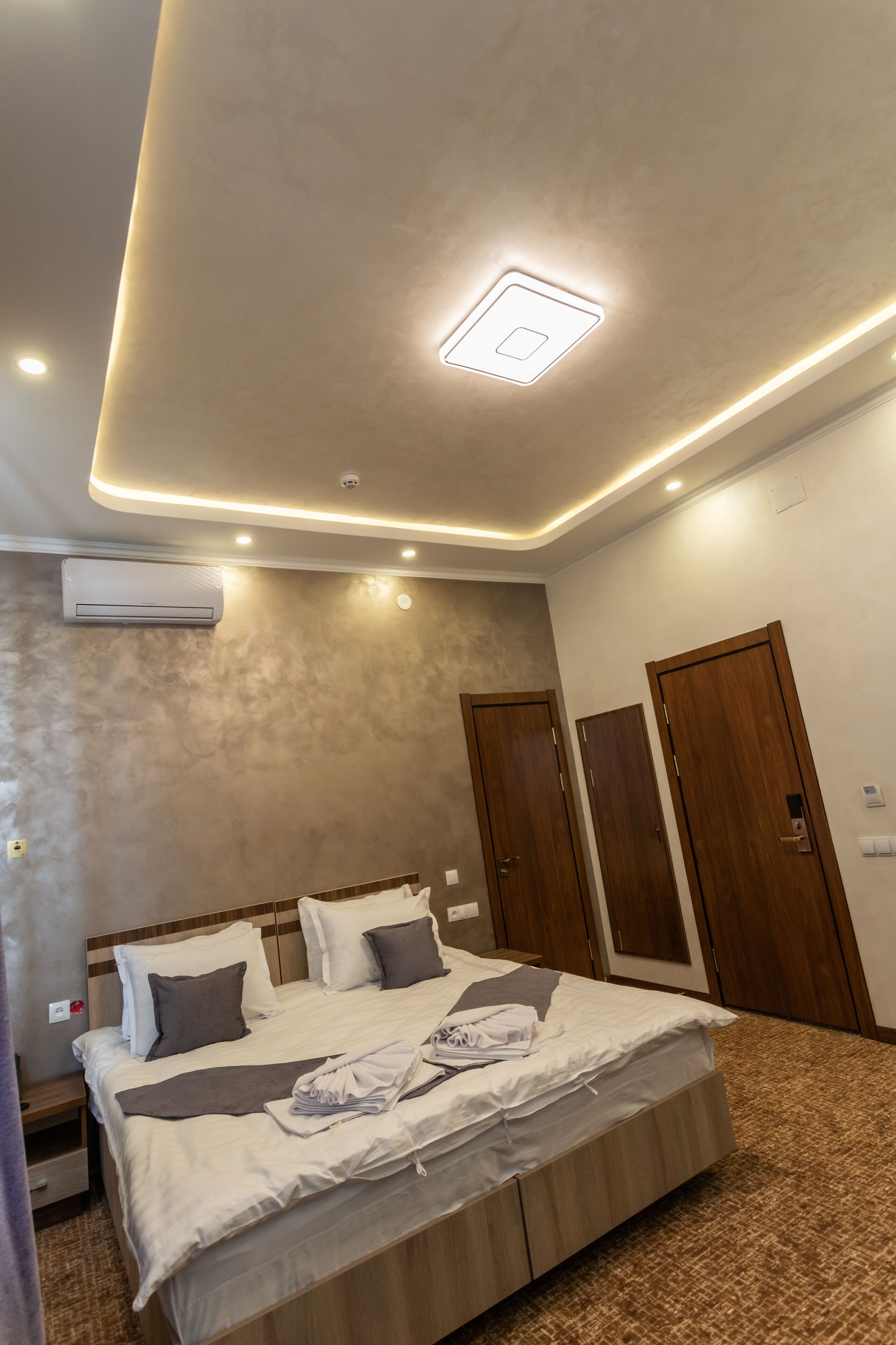 In-room safe, desk, laptop workspace, soundproofing