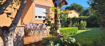 Beautiful individual villa in Candeleda. 500 meters from the center