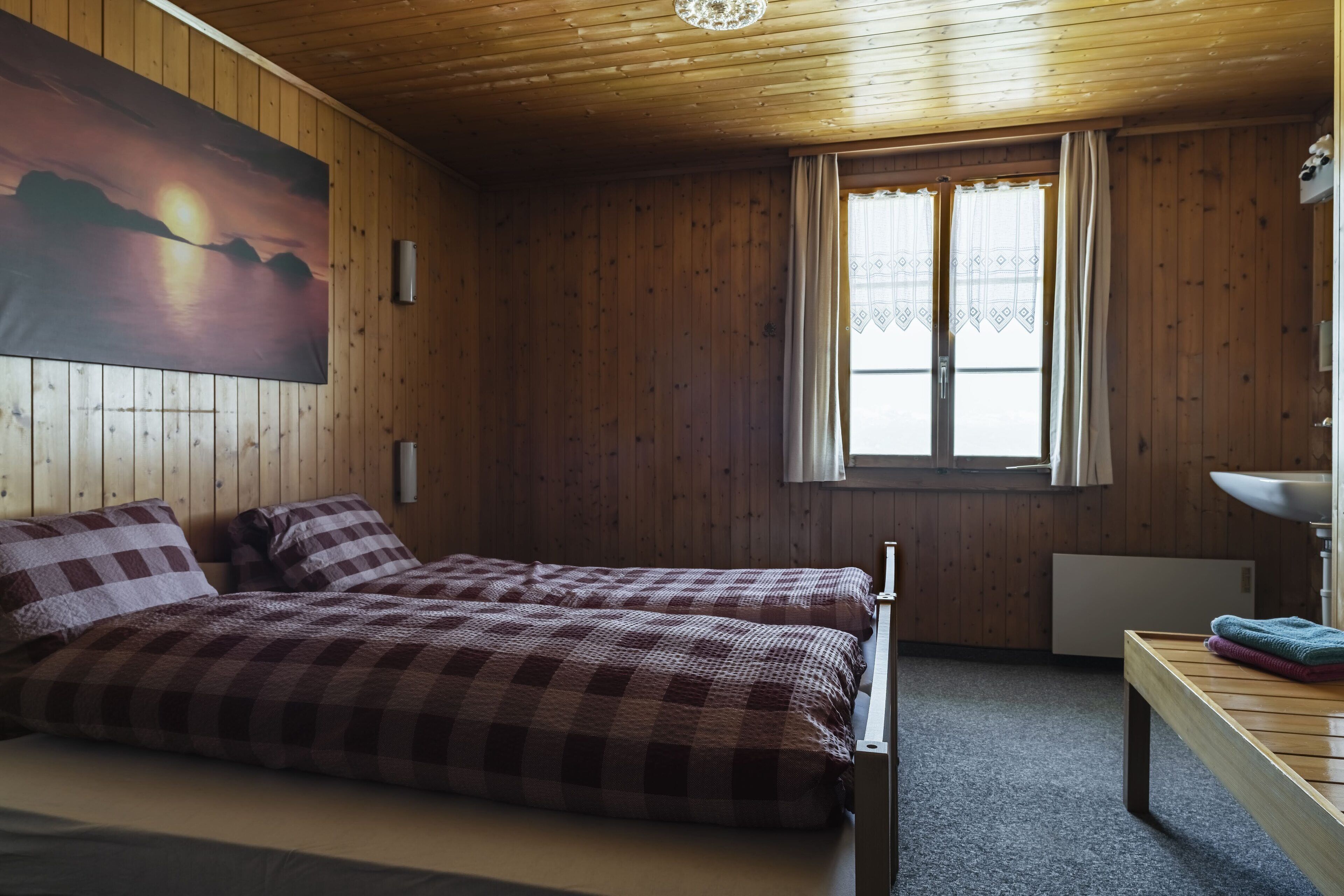 10 chambres, bureau, Wi-Fi gratuit, draps fournis