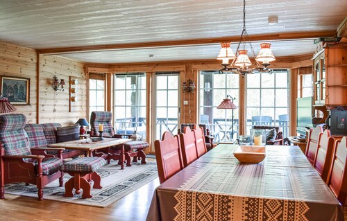 6 bedroom beautiful home in Vossestrand