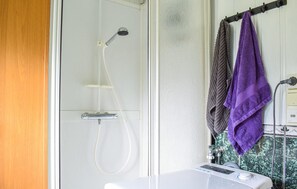 Shower - 6 bedroom beautiful home in Vossestrand (Vossestrand)