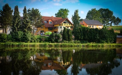 Großzügige Ferienwohnung am Badeweiher in der Oberpfalz